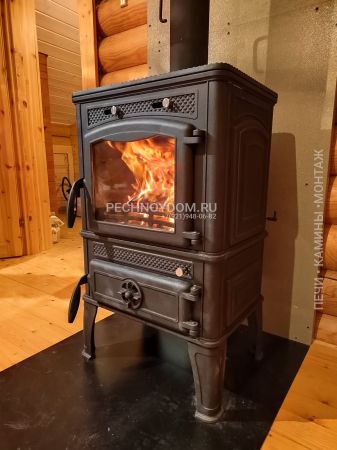 фото Чугунная печь с варочной поверхностью Дача