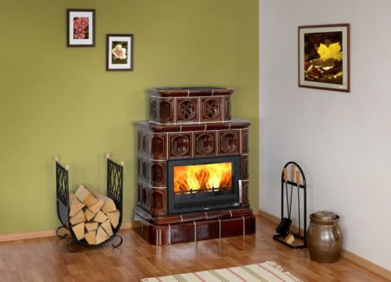 фото Керамический камин Karelie TV 10,5 kW, кафельный цоколь