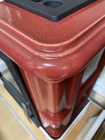 фото Керамическая печь ABX Bavaria K бордо / пикассо белый цоколь 