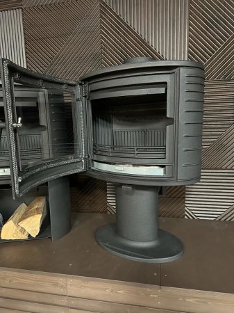 фото Печь-камин Puma на ножке