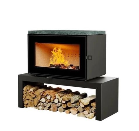 фото Печь-камин Астов Куб 800 на подиуме