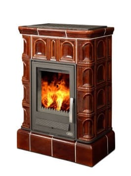 фото Керамический камин Britania LPI, кафельный цоколь