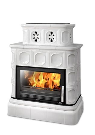 фото Керамический камин Karelie, кафельный цоколь